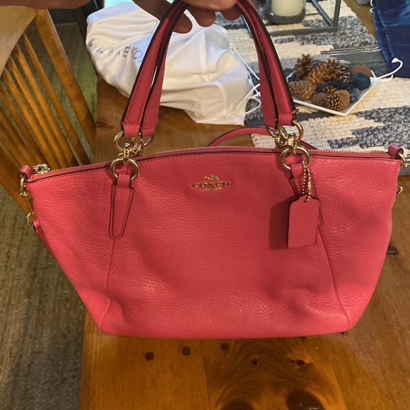 Coach Purse. Crossbody. - Picture 2 of 9